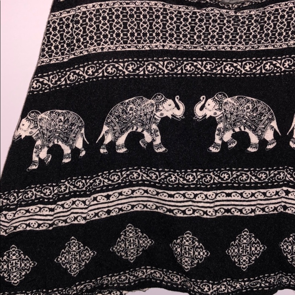 Elephant Cropped Tank - Picture 2 of 2